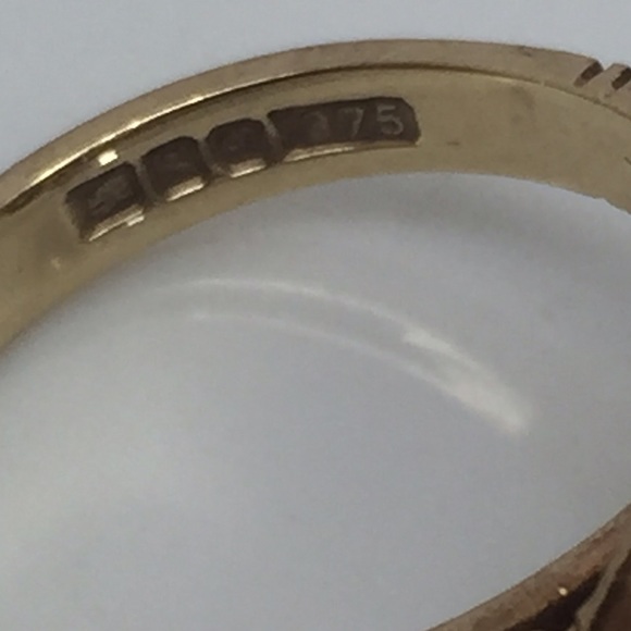 9k yellow gold Jade  Claddagh Irish Ring - Picture 4 of 4